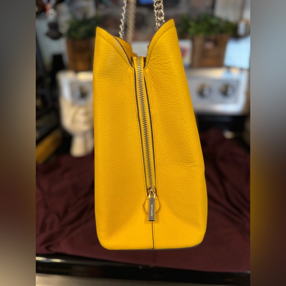 ♠️ KATE SPADE LARGE • 🌻 Sunflower Yellow/Gold • Jordyn Chain Tote - Picture 5 of 16